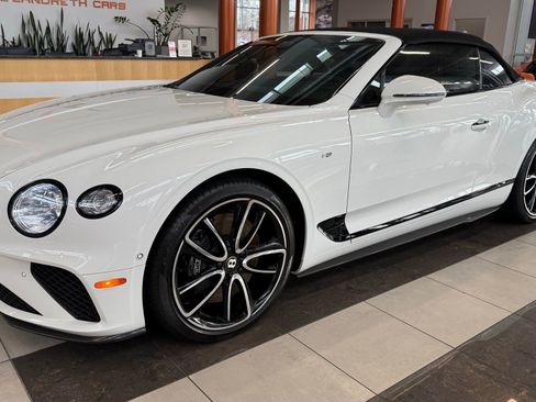 Used 2020 Bentley Continental GT image 19