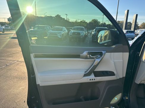 Used 2018 Lexus GX 460 Premium image 8