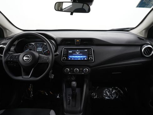 Used 2025 Nissan Versa S w/ Trunk Package image 13