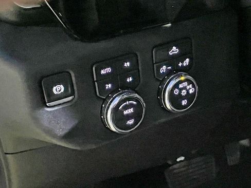 Used 2025 GMC Sierra 1500 Elevation w/ Preferred Package image 25