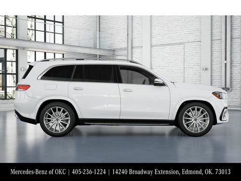 New 2026 Mercedes-Benz GLS 580 4MATIC image 2