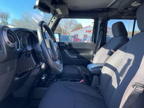 Used 2013 Jeep Wrangler Unlimited Sport image 13