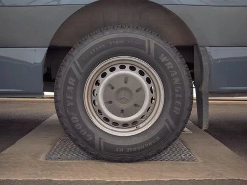 Used 2021 Mercedes-Benz Sprinter 2500 image 11