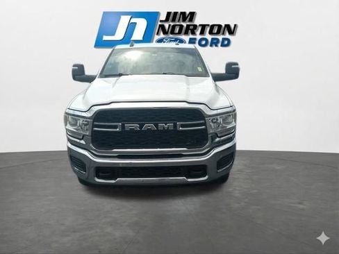 Used 2024 RAM 3500 Tradesman w/ Chrome Appearance Group AWD/4WD image 3