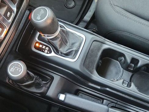 Used 2020 Jeep Wrangler Sport AWD/4WD image 15