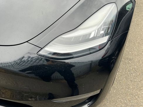 Used 2021 Tesla Model Y Long Range image 11