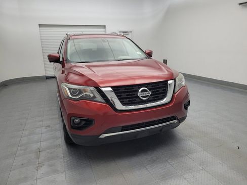 Used 2017 Nissan Pathfinder Platinum w/ Family Entertainment Package FWD image 14