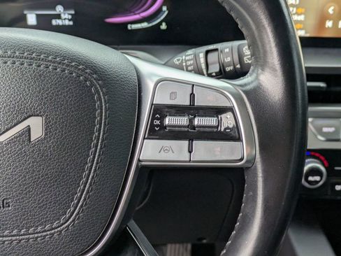 Used 2023 Kia Telluride LX image 20