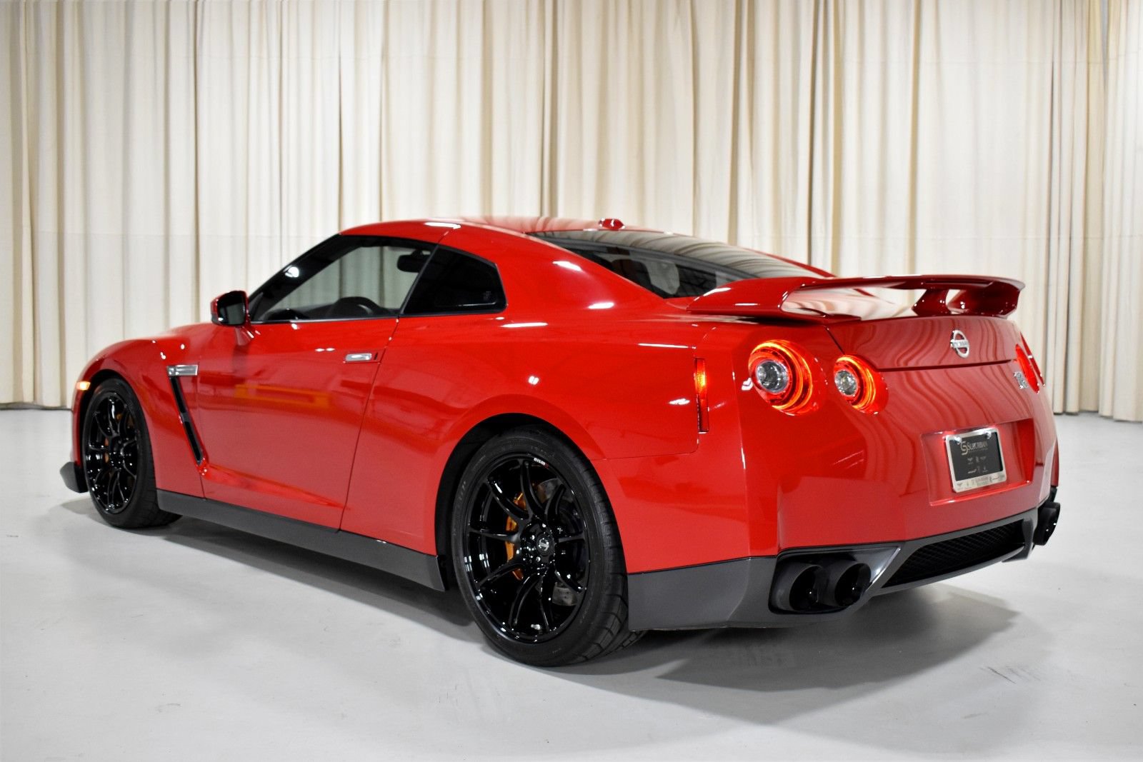 Used 2009 Nissan GT-R Premium AWD/4WD image 8