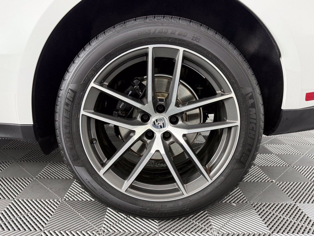 Certified 2023 Porsche Macan Turbo AWD/4WD image 15