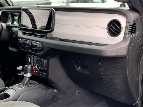 Certified 2024 Jeep Wrangler Unlimited Sport AWD/4WD image 15