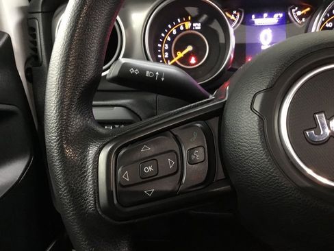 Used 2021 Jeep Gladiator Sport image 30