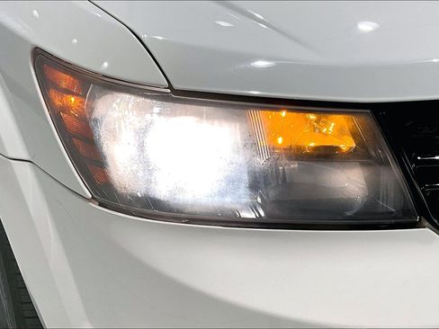 Used 2018 Dodge Journey Crossroad w/ Driver Convenience Group image 31