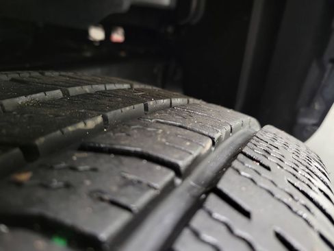 Used 2025 Toyota Tacoma SR5 image 12