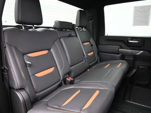 Used 2023 GMC Sierra 2500 AT4 image 21
