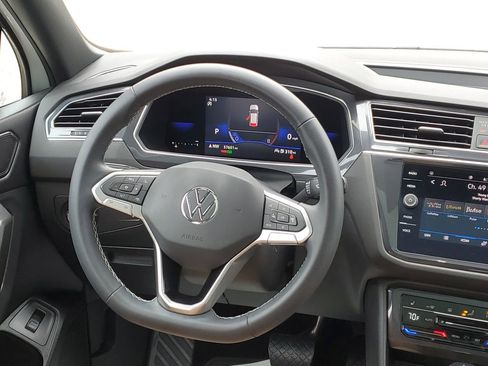Used 2022 Volkswagen Tiguan SE FWD image 28