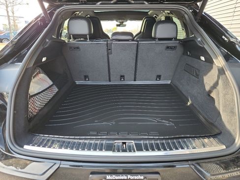 Certified 2024 Porsche Cayenne Coupe image 46