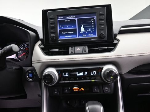 Used 2022 Toyota RAV4 XLE Premium AWD/4WD image 10
