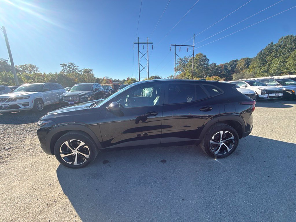 Used 2024 Chevrolet Trax RS w/ Driver Confidence Package FWD image 9