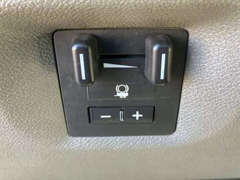 Used 2011 Chevrolet Silverado 3500 W/T image 15