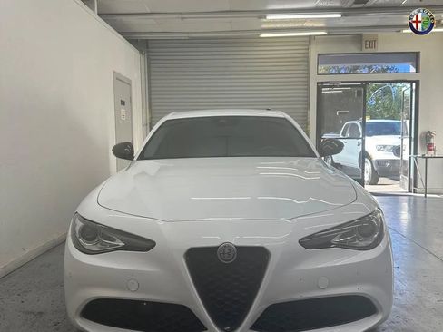 Used 2021 Alfa Romeo Giulia Sprint w/ Nero Edizione RWD image 12