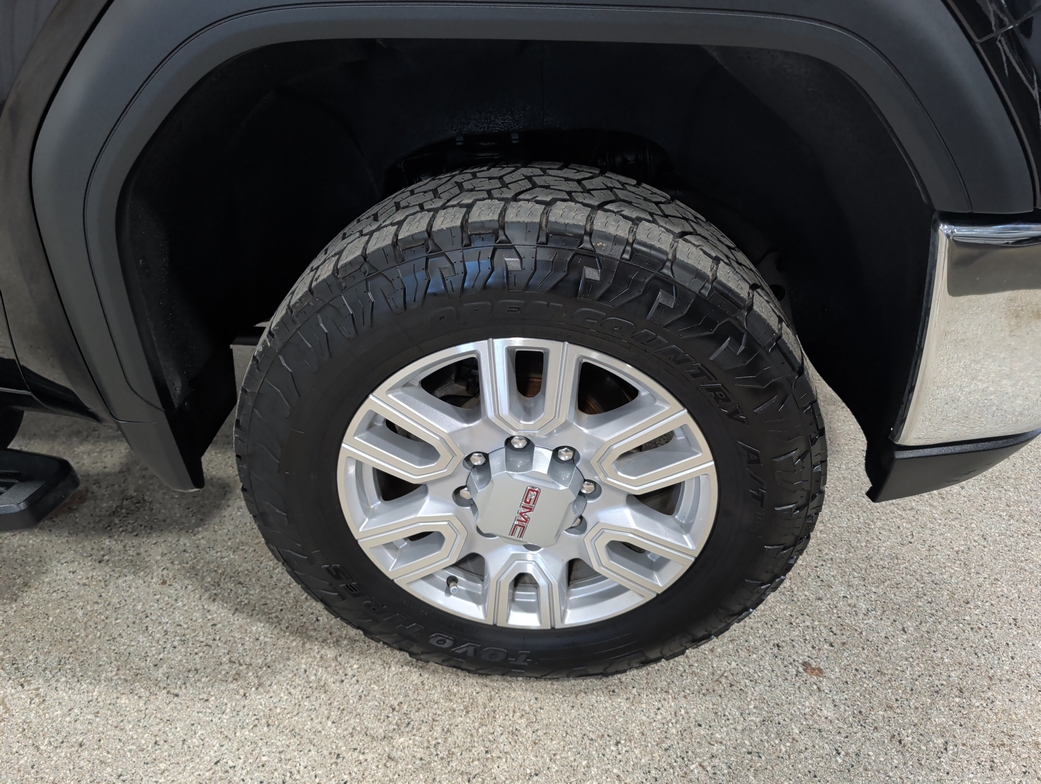 Used 2022 GMC Sierra 2500 SLT w/ X31 Off-Road Package AWD/4WD image 15