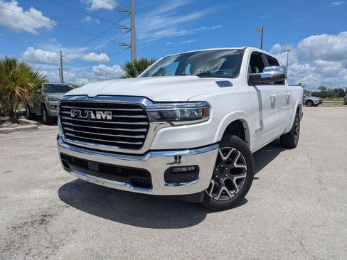 Used 2025 RAM 1500 Laramie AWD/4WD image 1