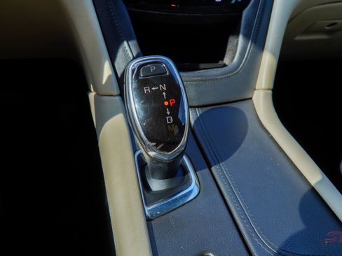 Used 2017 Cadillac XT5 Luxury w/ Driver Awareness Package image 29