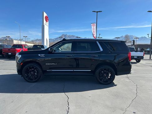 Used 2022 GMC Yukon Denali image 2