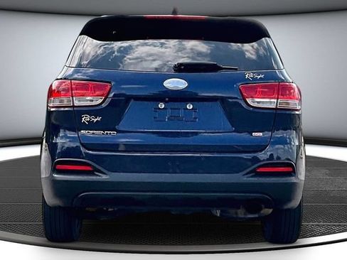 Used 2018 Kia Sorento FWD image 5