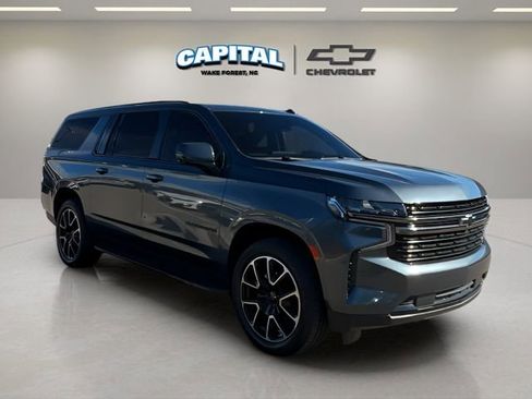 Used 2021 Chevrolet Suburban RST w/ Luxury Package image 7