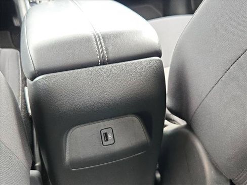 Used 2025 Nissan Sentra SV FWD image 16