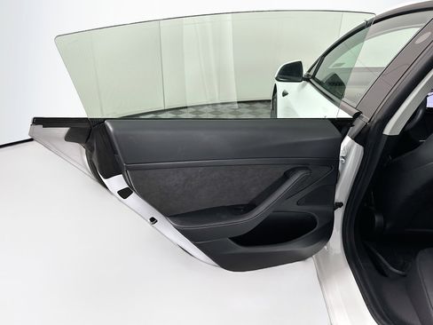 Used 2021 Tesla Model 3 Standard Range Plus image 24