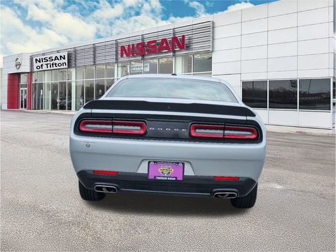 Used 2023 Dodge Challenger SXT image 6
