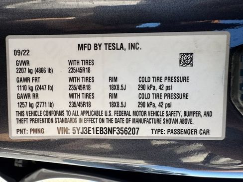 Used 2022 Tesla Model 3 Long Range AWD/4WD image 29