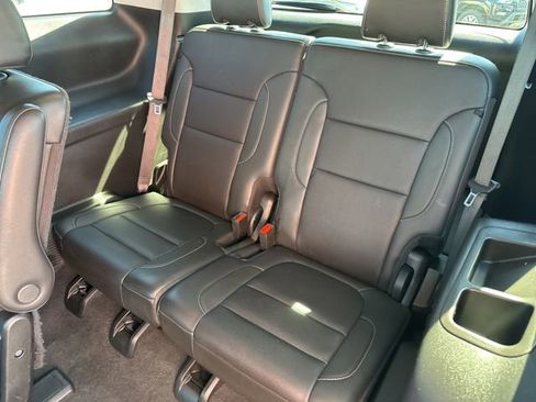 Used 2023 GMC Acadia SLT AWD/4WD image 26