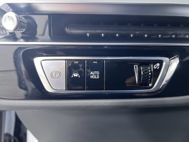 Used 2026 Cadillac Lyriq Luxury AWD/4WD image 17