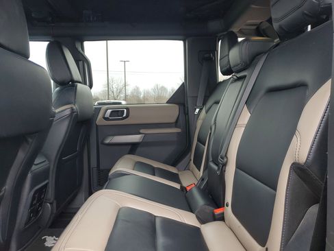 Certified 2023 Ford Bronco Wildtrak image 8