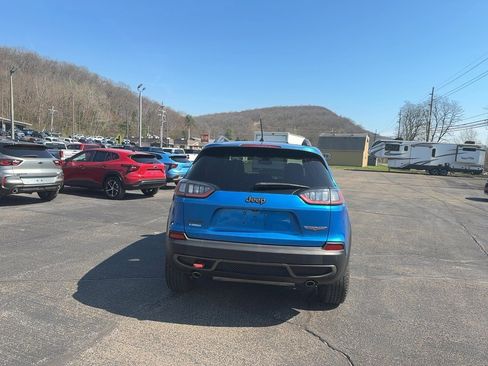 Used 2019 Jeep Cherokee Trailhawk image 6