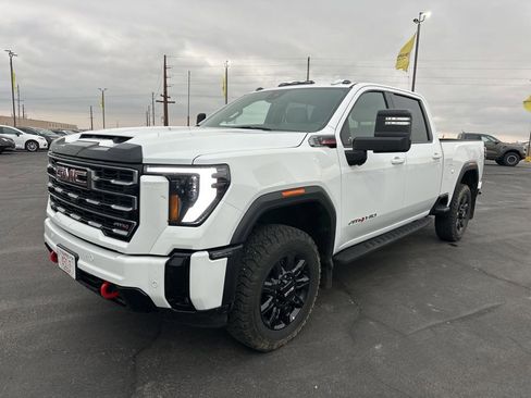Used 2025 GMC Sierra 2500 AT4 w/ Technology Package AWD/4WD image 21