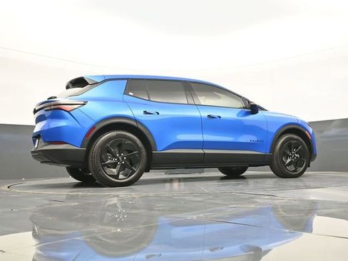 New 2026 Chevrolet Equinox EV LT w/ Midnight Package FWD image 39
