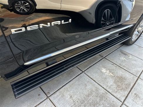 Used 2022 GMC Yukon Denali image 9