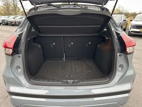 Used 2023 Nissan Kicks SR w/ SR Premium Package FWD image 9