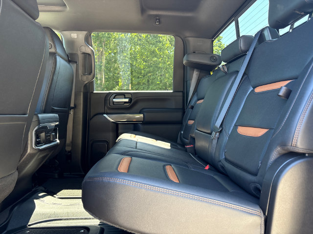 Used 2022 GMC Sierra 2500 AT4 w/ AT4 Premium Plus Package AWD/4WD image 17