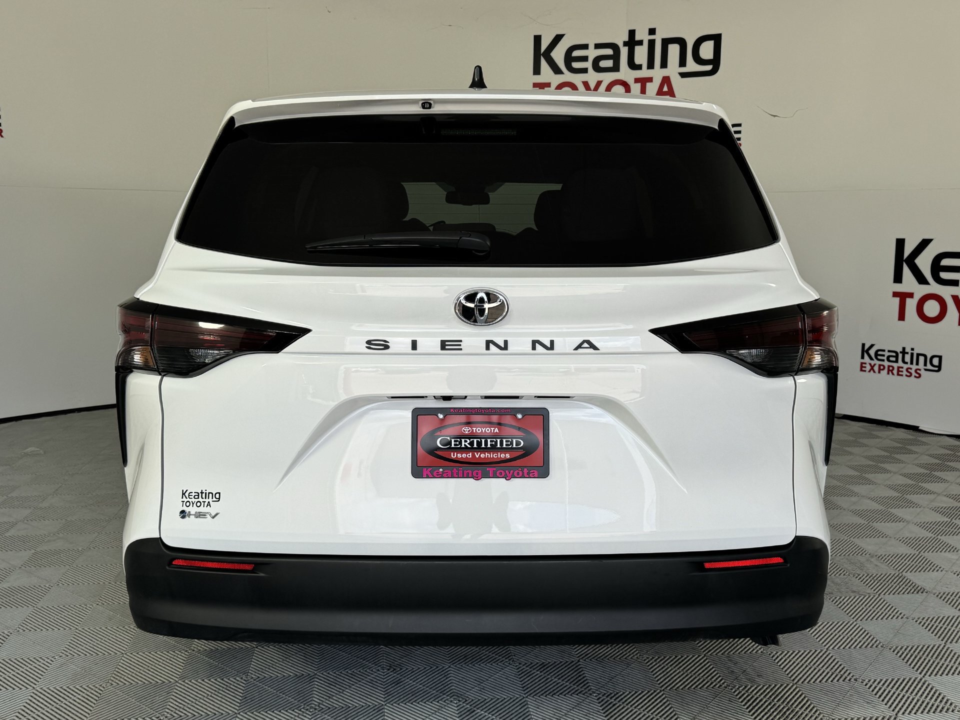 Certified 2026 Toyota Sienna LE FWD image 7