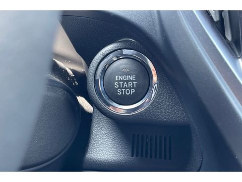 Used 2025 Subaru Forester Limited image 32