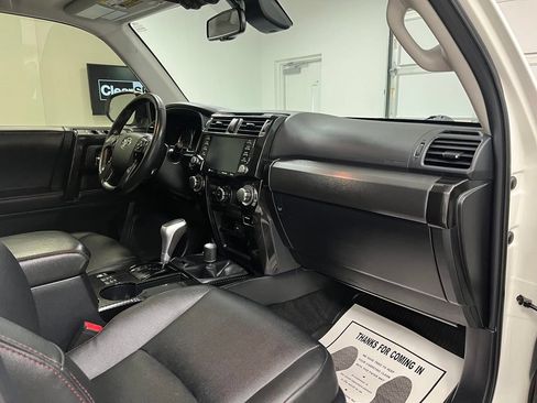 Used 2022 Toyota 4Runner TRD Off-Road Premium AWD/4WD image 57