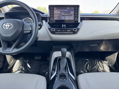 Used 2021 Toyota Corolla LE image 16