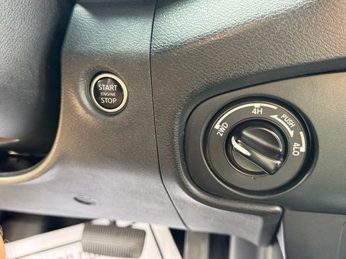 Used 2022 Nissan Frontier S w/ Technology Package AWD/4WD image 17