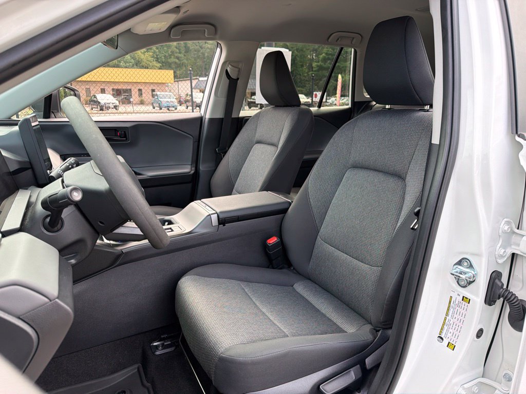 Used 2026 Toyota RAV4 LE AWD/4WD image 18